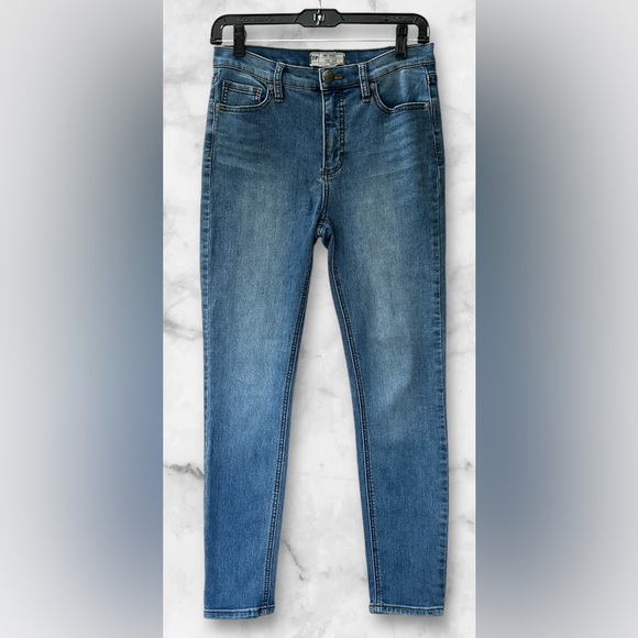 Free People High Rise Medium Wash Stretch Skinny Ankle Jeans Size 27 - Picture 2 of 12